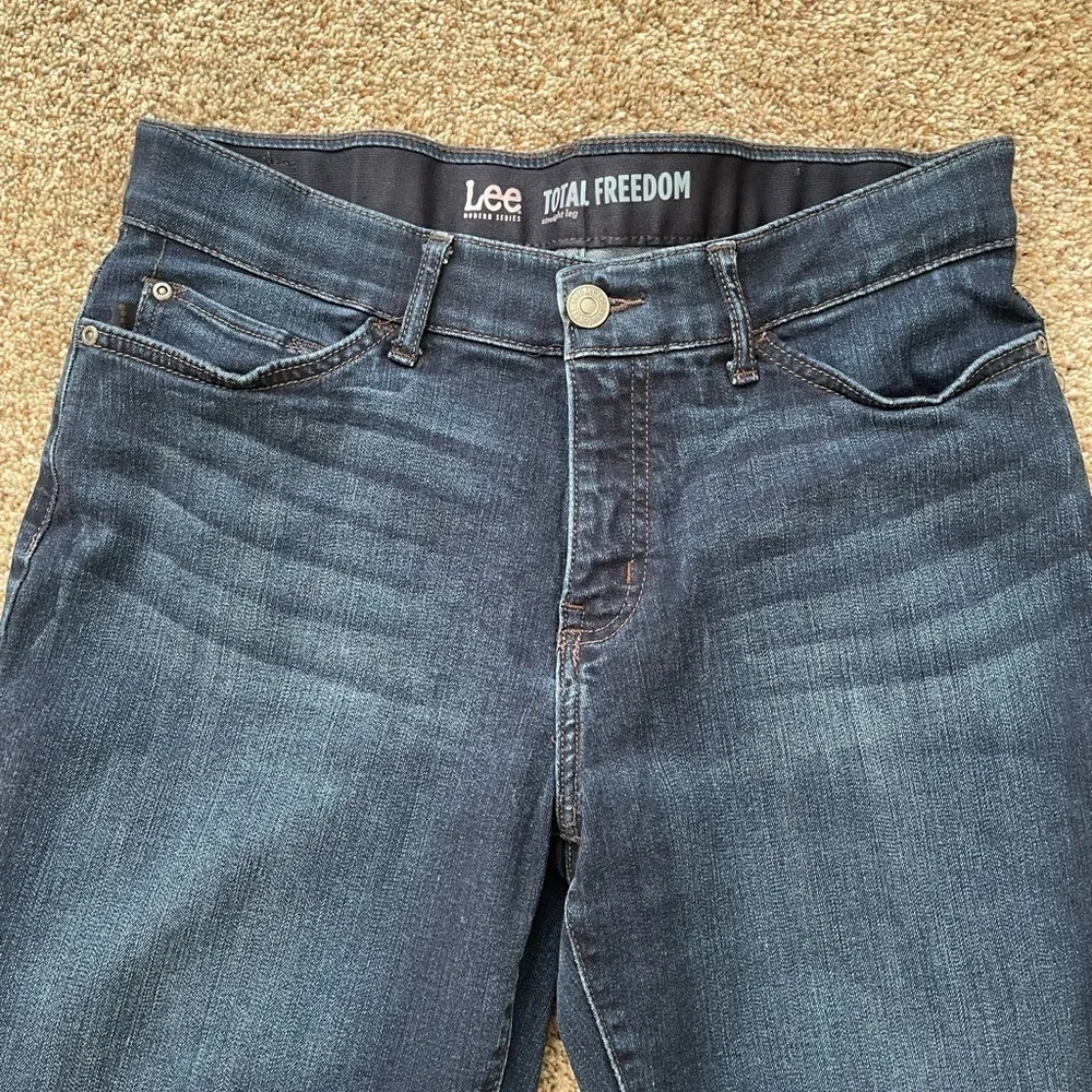 Lee Modern Series Total Freedom Straight Leg Blue Jeans Size 12 - Picture 4 of 11